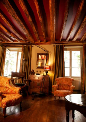 Le Marais Chic AC